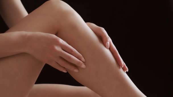 Soulager les douleurs aux jambes pendant les menstruations